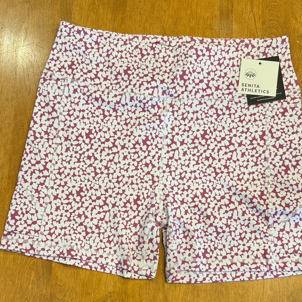 Senita Athletics Floral Pink & White Athletic Baseline 3 inch Shorts pockets